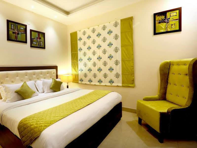 Hotel Rk Grande Ludhiana Esterno foto