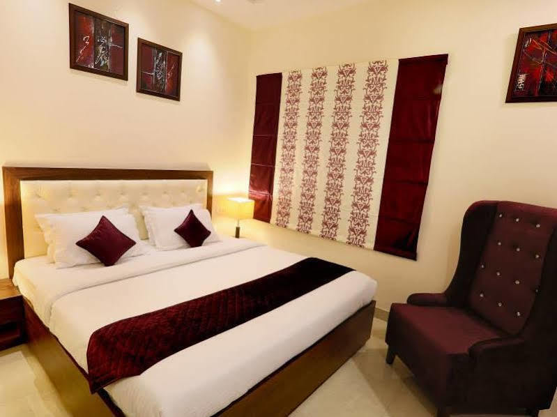 Hotel Rk Grande Ludhiana Esterno foto